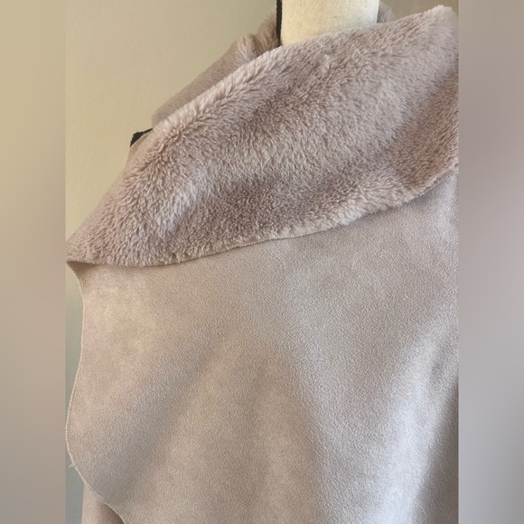 Look by M Vest Shawl - Picture 13 of 16